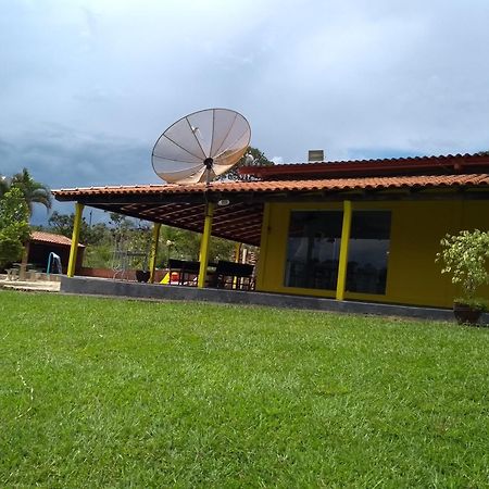 Pousada Do Juninho กาปีตอลิโอ ภายนอก รูปภาพ